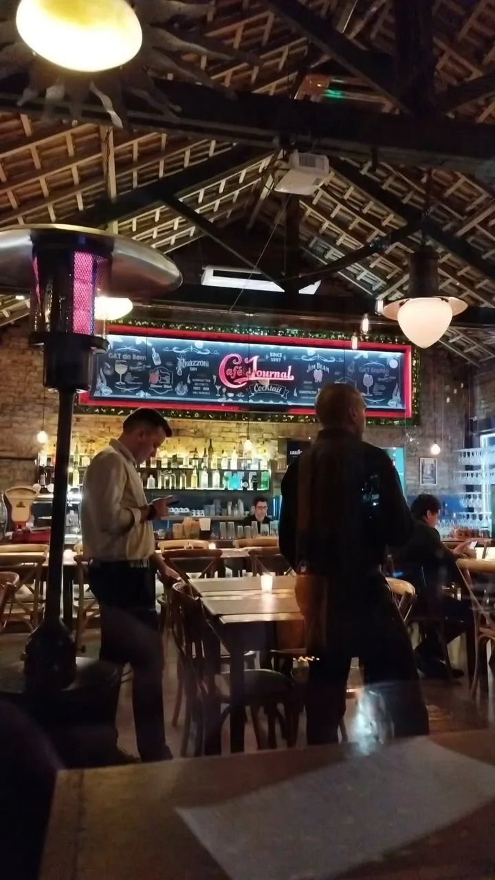 Evento em restaurante com câmera